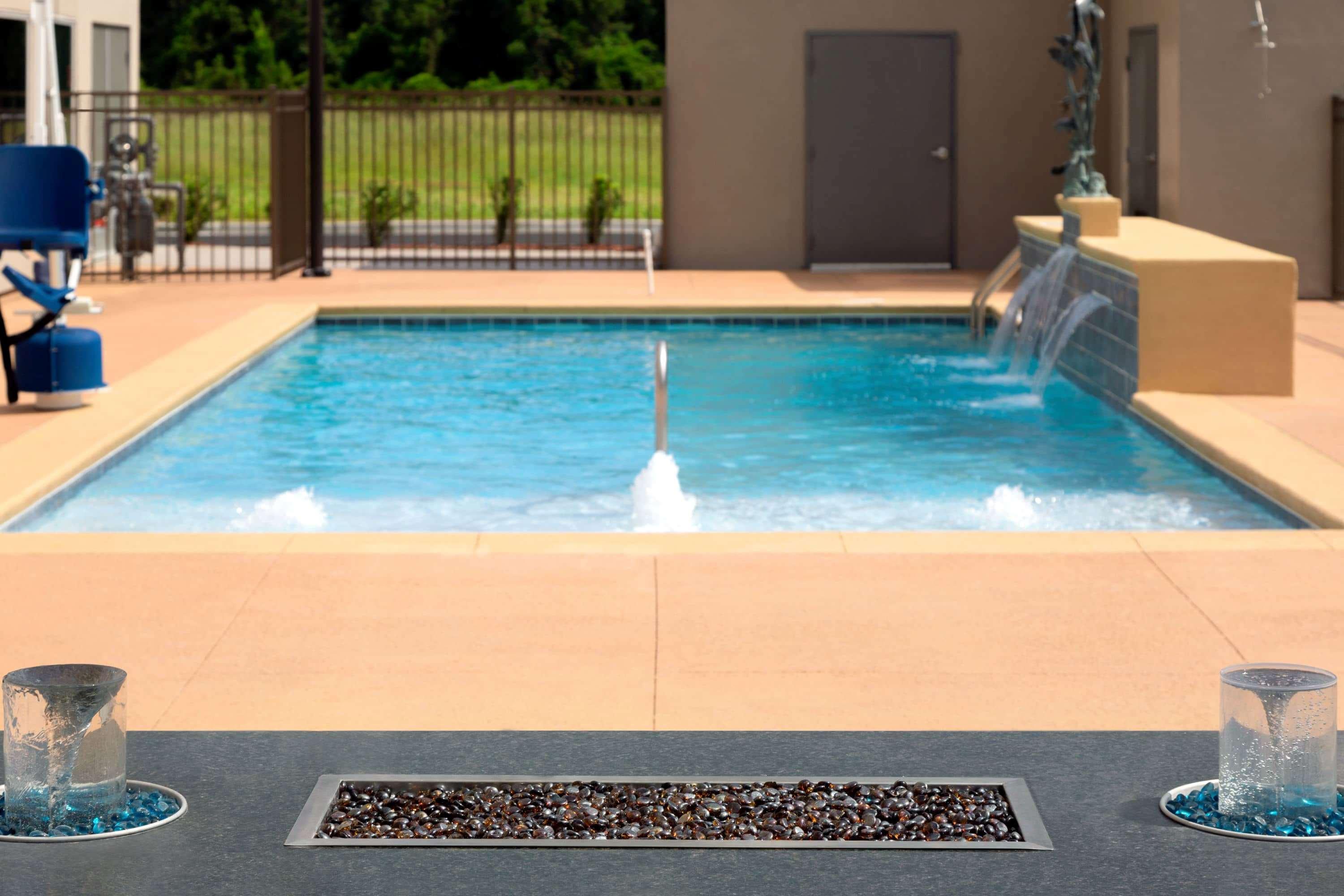 La Quinta Brunswick/Golden Isles Hotel Exterior photo