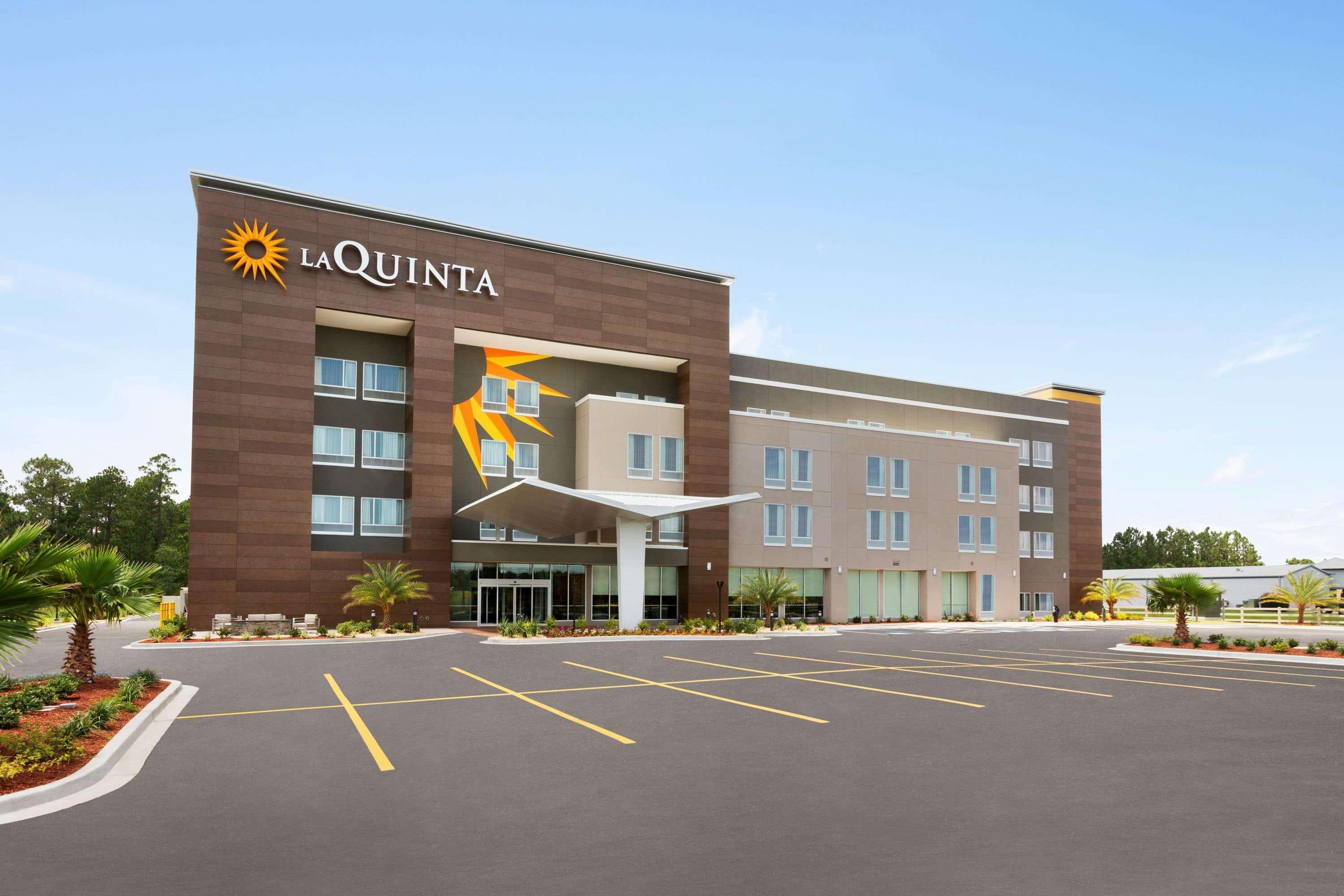 La Quinta Brunswick/Golden Isles Hotel Exterior photo